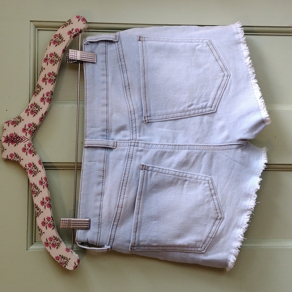 SO goods for life size 5 / 27 Shortie shorts lightwash - Picture 3 of 3